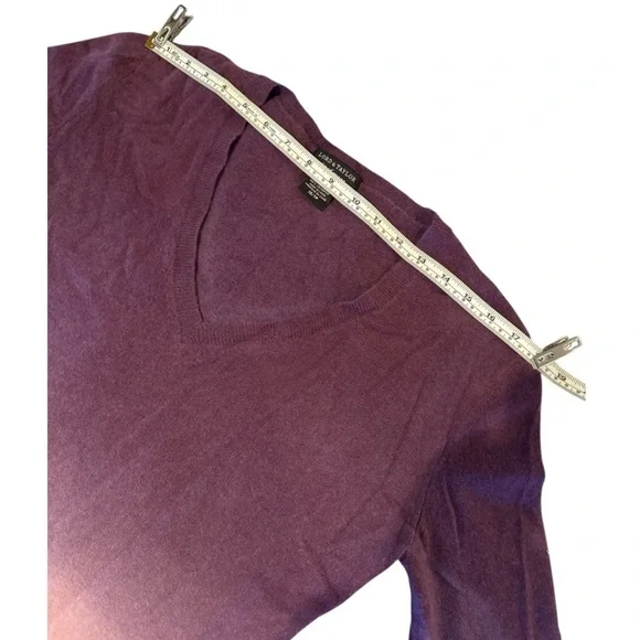 Lord & Taylor 100% Cashmere V-Neck Sweater XS Purple Pink Ombre Gradient Soft - Picture 11 of 12